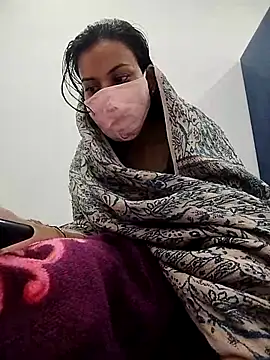 Snapshot of Miss-0012 chatting on 21, 11, 2025 Miss-0012 online show from 21, 11, 2025