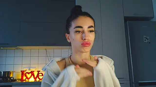 Snapshot of EvaMelnik chatting on 3, 10, 2025 EvaMelnik online show from 3, 10, 2025