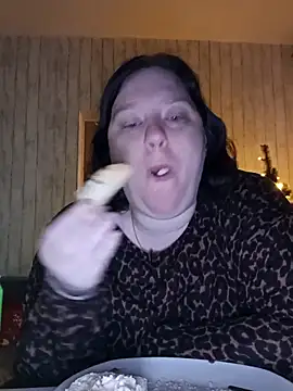 Feuchtekitty92xh online show from 19, 12, 2025