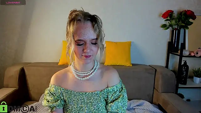 Casey Sweeet online show from 6, 10, 2025