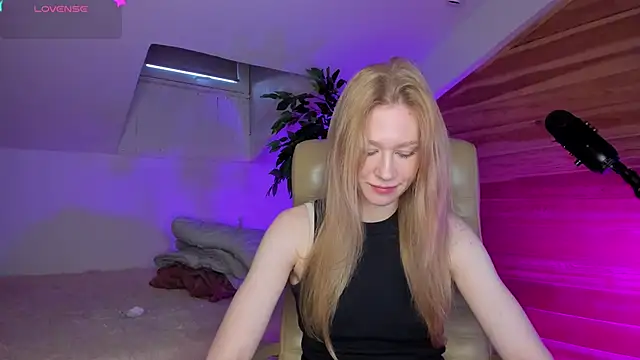 Snapshot of AuroraShoww chatting on 22, 11, 2025 AuroraShoww online show from 22, 11, 2025