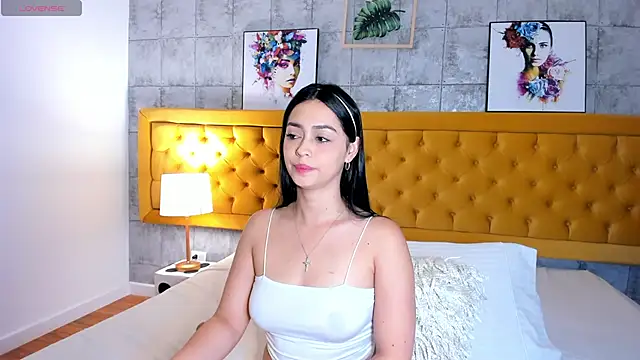 EmilyyRamirez online show from 18, 10, 2025