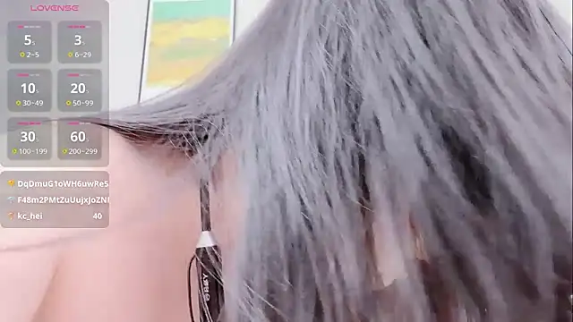 Snapshot of B-Yaya chatting on 19, 9, 2025 B-Yaya online show from 19, 9, 2025