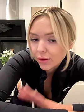 lolableux online show from 18, 11, 2025