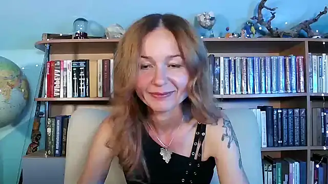 Snapshot of Foxilady357 chatting on 14, 9, 2025 Foxilady357 online show from 14, 9, 2025