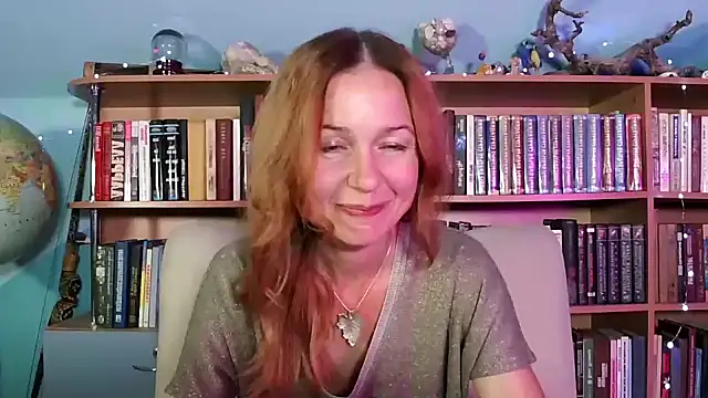 Snapshot of Foxilady357 chatting on 19, 9, 2025 Foxilady357 online show from 19, 9, 2025