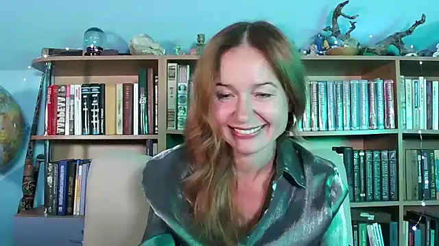 Snapshot of Foxilady357 chatting on 30, 9, 2025 Foxilady357 online show from 30, 9, 2025