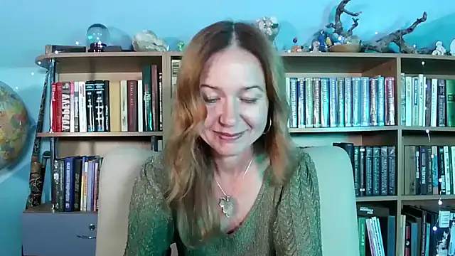 Snapshot of Foxilady357 chatting on 11, 10, 2025 Foxilady357 online show from 11, 10, 2025