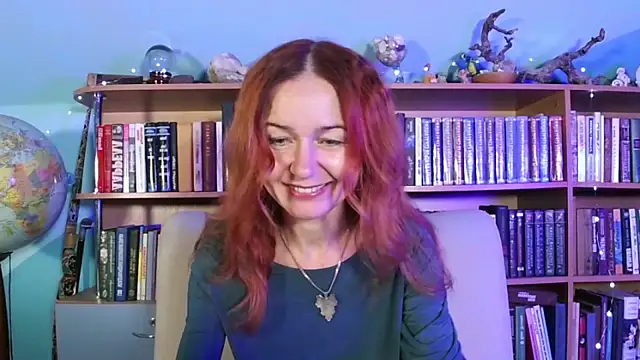 Snapshot of Foxilady357 chatting on 17, 11, 2025 Foxilady357 online show from 17, 11, 2025