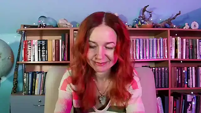 Snapshot of Foxilady357 chatting on 19, 12, 2025 Foxilady357 online show from 19, 12, 2025