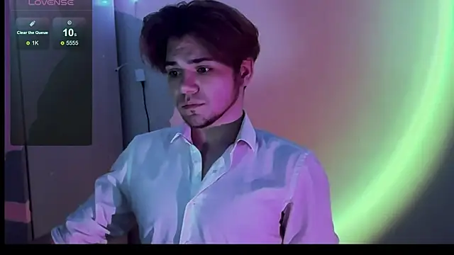 Snapshot of 1RobertTT chatting on 9, 10, 2025 1RobertTT online show from 9, 10, 2025