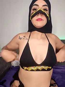 Snapshot of aisha_samiri chatting on 14, 10, 2025 aisha samiri online show from 14, 10, 2025