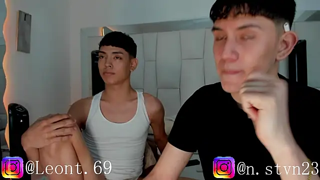 LoganTwink18 online show from 17, 4, 2026