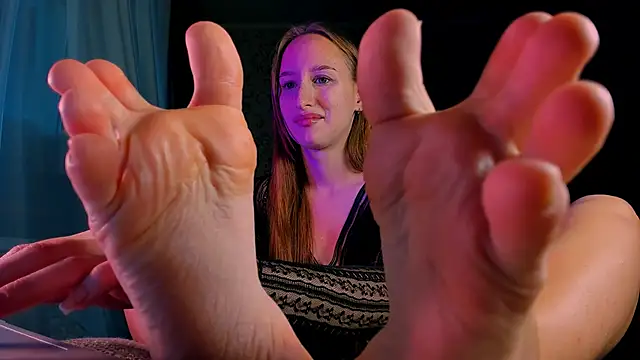 Snapshot of DarcySiren chatting on 21, 10, 2025 DarcySiren online show from 21, 10, 2025