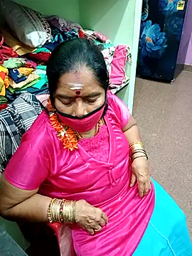 Snapshot of amuthasree chatting on 13, 10, 2025 amuthasree online show from 13, 10, 2025