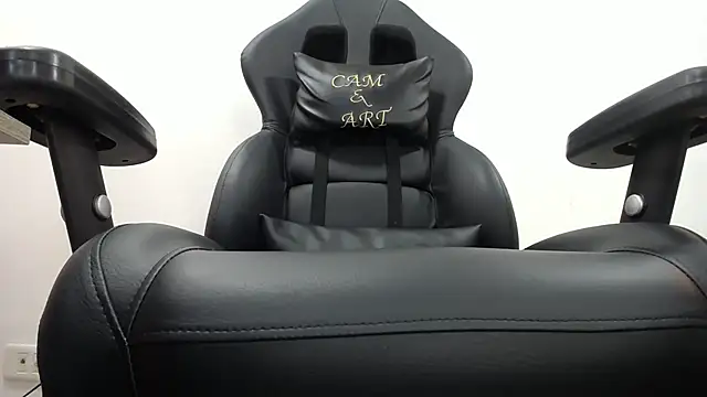 Snapshot of Taboo-AliyahRyan chatting on 20, 10, 2025 Taboo-AliyahRyan online show from 20, 10, 2025