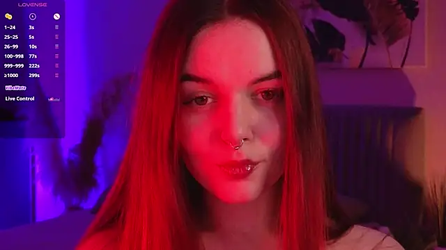 Snapshot of BellaDevile_ chatting on 28, 9, 2025 BellaDevile online show from 28, 9, 2025