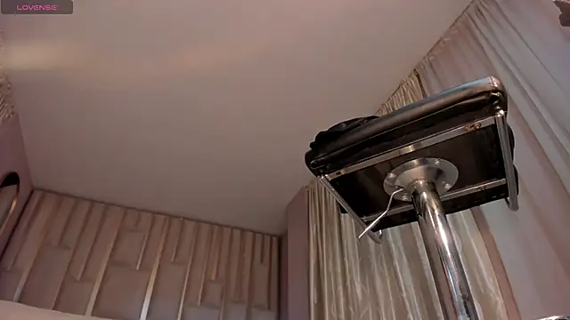 EsmeraldaGrace1 online show from 3, 12, 2025