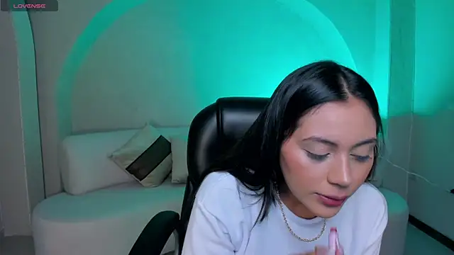 AmbarJames  online show from 1, 10, 2025