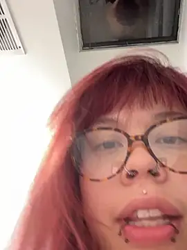 Snapshot of moan4mona chatting on 27, 5, 2026 moan4mona online show from 27, 5, 2026