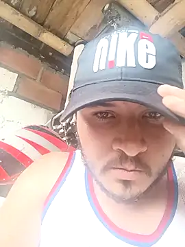 Snapshot of santiii___12 chatting on 22, 10, 2025 santiii 12 online show from 22, 10, 2025