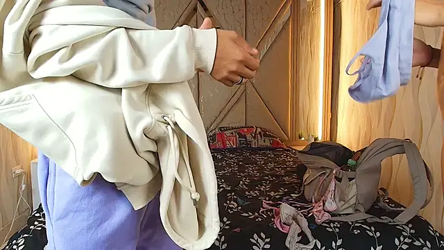 Hotcouple 222 online show from 17, 4, 2026