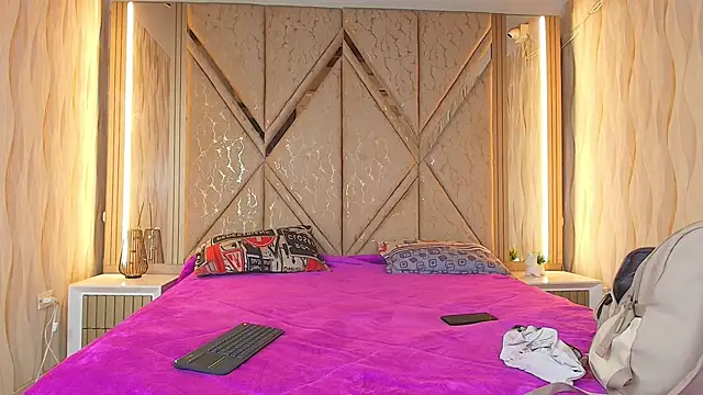 Hotcouple 222 online show from 20, 4, 2026