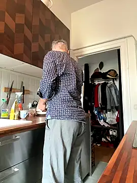 Snapshot of SexyLeon8 chatting on 4, 11, 2025 SexyLeon8 online show from 4, 11, 2025