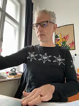 Snapshot of SexyLeon8 chatting on 10, 11, 2025 SexyLeon8 online show from 10, 11, 2025