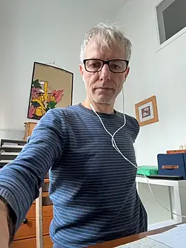 Snapshot of SexyLeon8 chatting on 17, 12, 2025 SexyLeon8 online show from 17, 12, 2025