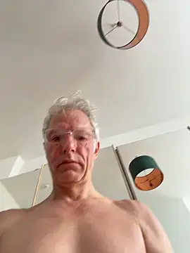 SexyLeon8 online show from 7, 6, 2026