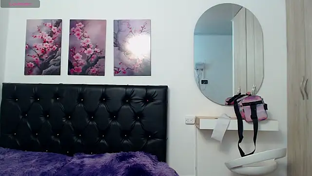 Snapshot of pinky_f00x chatting on 14, 11, 2025 pinky f00x online show from 14, 11, 2025