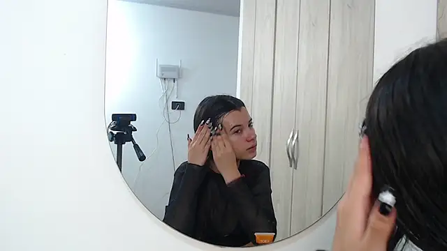 Snapshot of pinky_f00x chatting on 15, 11, 2025 pinky f00x online show from 15, 11, 2025