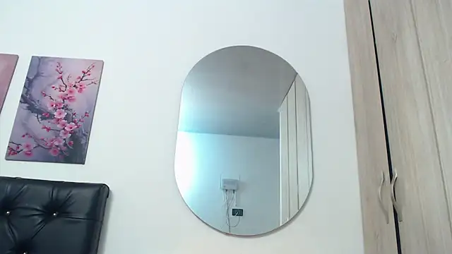 Snapshot of pinky_f00x chatting on 18, 11, 2025 pinky f00x online show from 18, 11, 2025