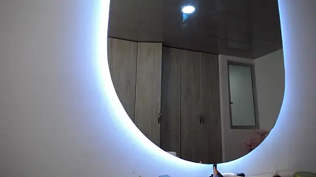 Snapshot of pinky_f00x chatting on 24, 11, 2025 pinky f00x online show from 24, 11, 2025