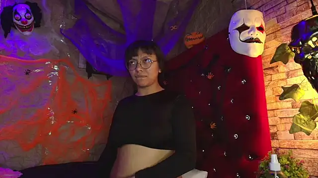 Victoria Thompson1 online show from 25, 10, 2025