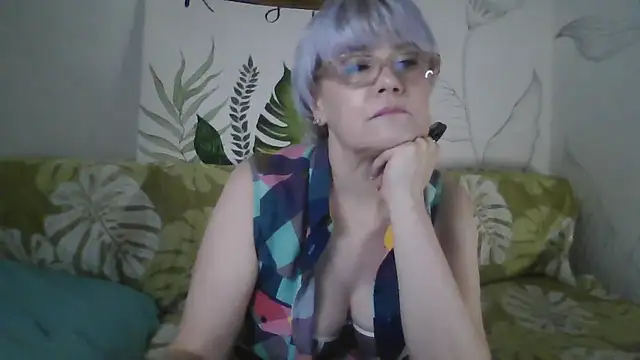 Catty Lady online show from 2, 12, 2025