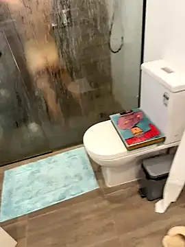 Snapshot of Reacher110565 chatting on 4, 10, 2025 Reacher110565 online show from 4, 10, 2025