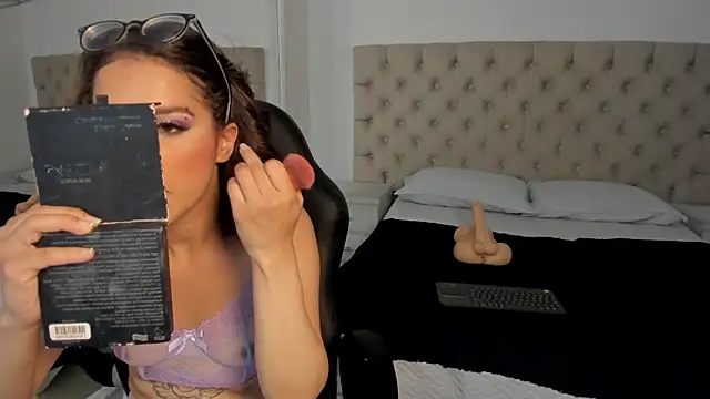 Snapshot of ZoeWestt chatting on 12, 9, 2025 ZoeWestt online show from 12, 9, 2025