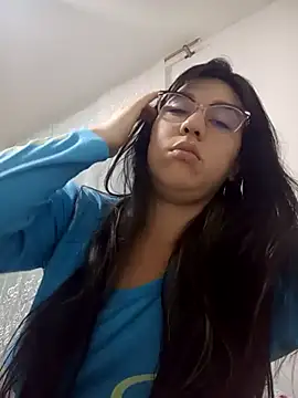 Snapshot of lareinalareinadelanal chatting on 4, 10, 2025 lareinalareinadelanal online show from 4, 10, 2025