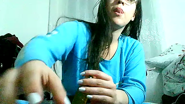 Snapshot of lareinalareinadelanal chatting on 5, 10, 2025 lareinalareinadelanal online show from 5, 10, 2025