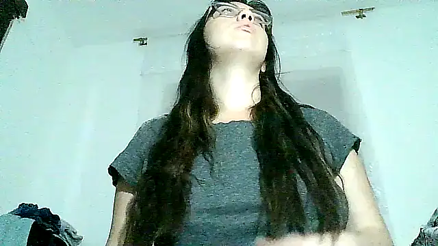 Snapshot of lareinalareinadelanal chatting on 7, 10, 2025 lareinalareinadelanal online show from 7, 10, 2025