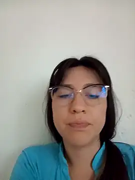 Snapshot of lareinalareinadelanal chatting on 12, 10, 2025 lareinalareinadelanal online show from 12, 10, 2025