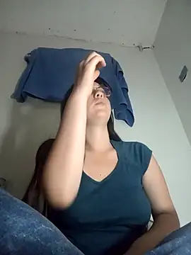 Snapshot of lareinalareinadelanal chatting on 18, 10, 2025 lareinalareinadelanal online show from 18, 10, 2025