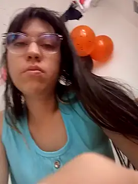 Snapshot of lareinalareinadelanal chatting on 26, 10, 2025 lareinalareinadelanal online show from 26, 10, 2025