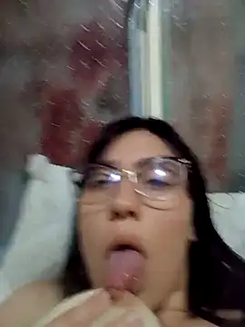 Snapshot of lareinalareinadelanal chatting on 12, 11, 2025 lareinalareinadelanal online show from 12, 11, 2025