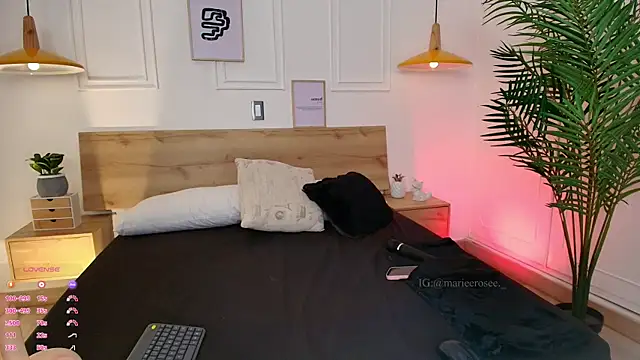 Mariee rosee online show from 17, 4, 2026