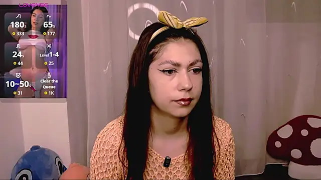 Snapshot of M1kaylaRaven chatting on 4, 10, 2025 M1kaylaRaven online show from 4, 10, 2025