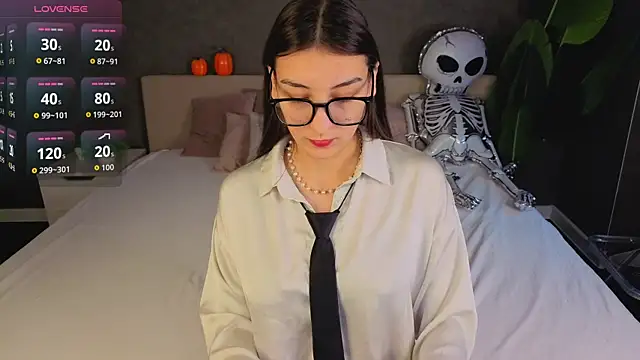 Snapshot of Carrie_Roberts chatting on 21, 10, 2025 Carrie Roberts online show from 21, 10, 2025