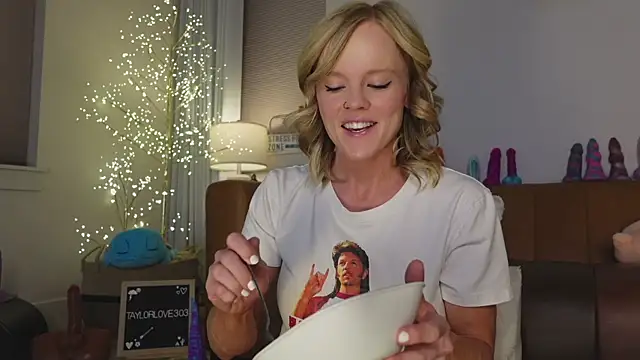 Taylorlove303 online show from 23, 5, 2026
